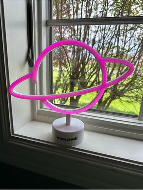 Ariana Grande Neon Saturn Light